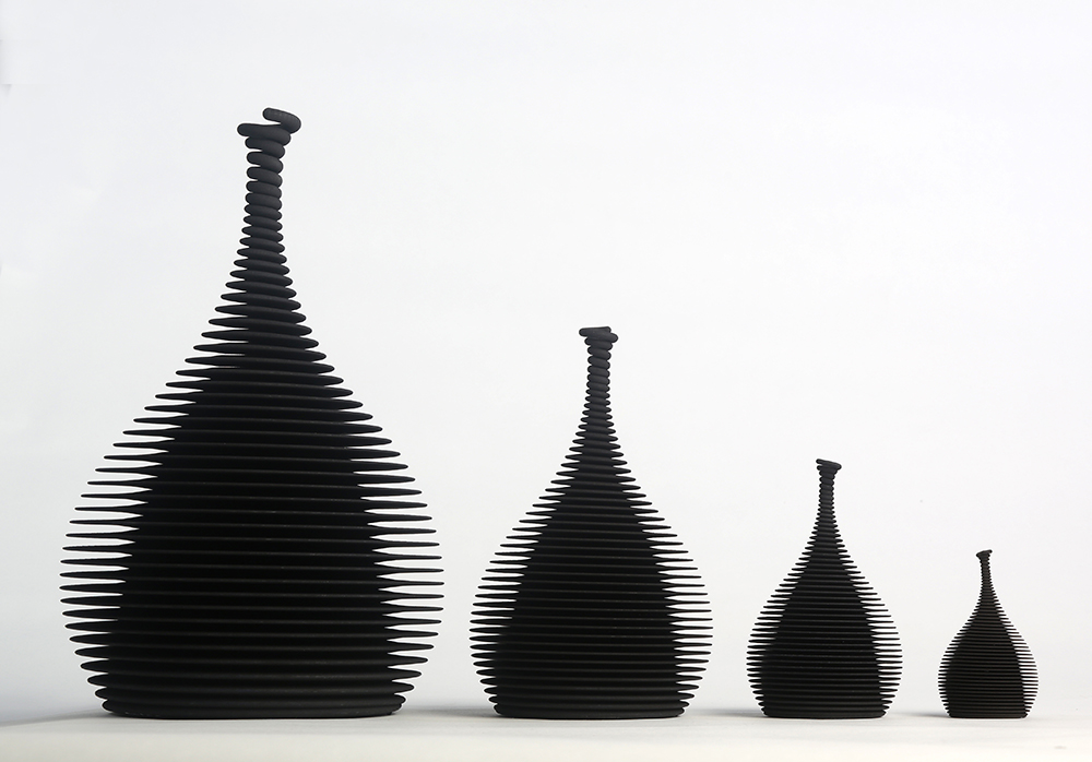 Ron Arad – 4 Black Objects, 2012 – Técnica mixta