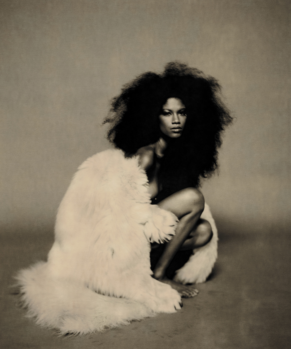 Marc Lagrange – Eskimo Girl (Sitting), 2002 – Impression sur papier Archival