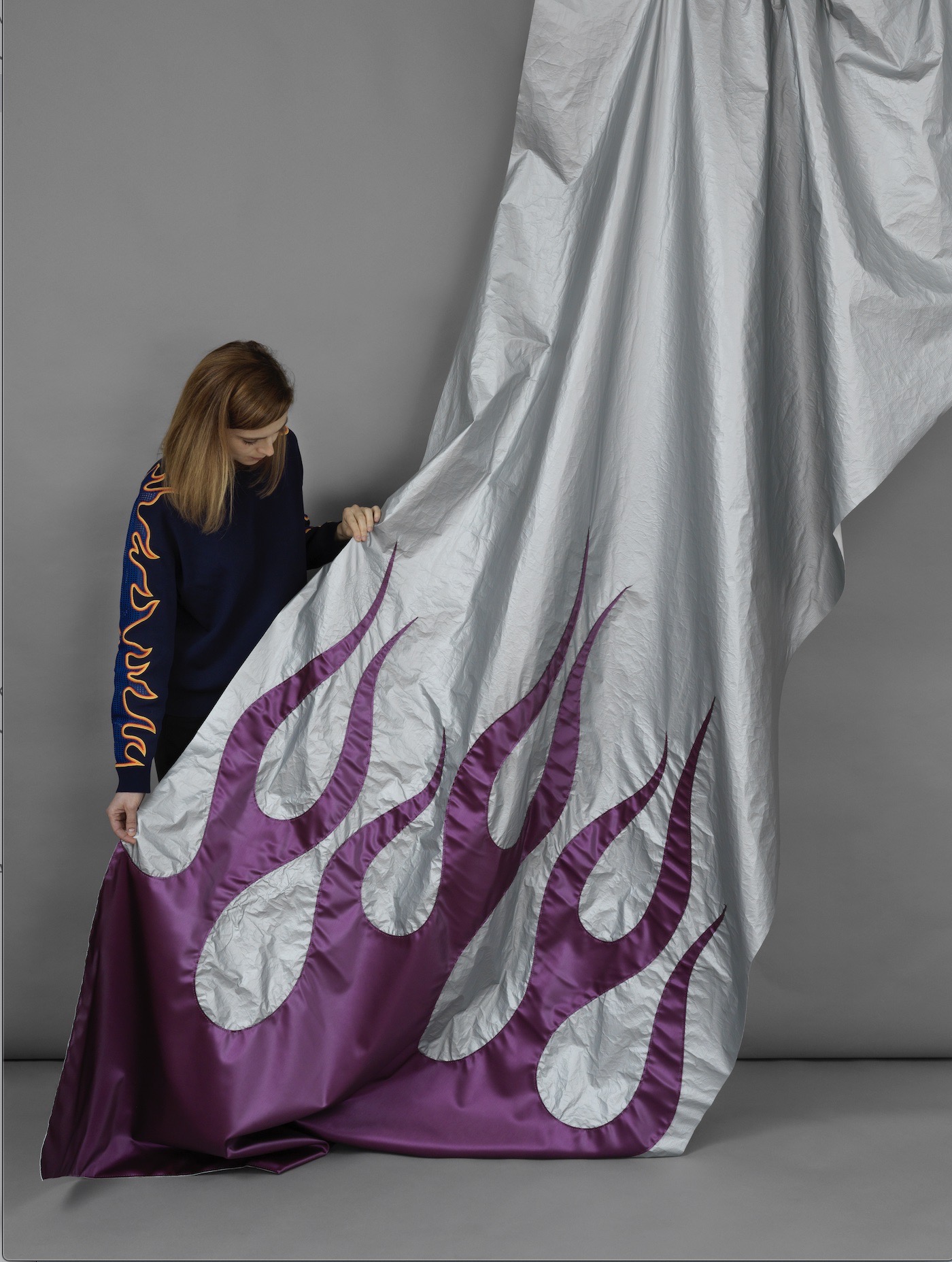 Sylvie Fleury – Gate of hell (purple), 2017 – Textile