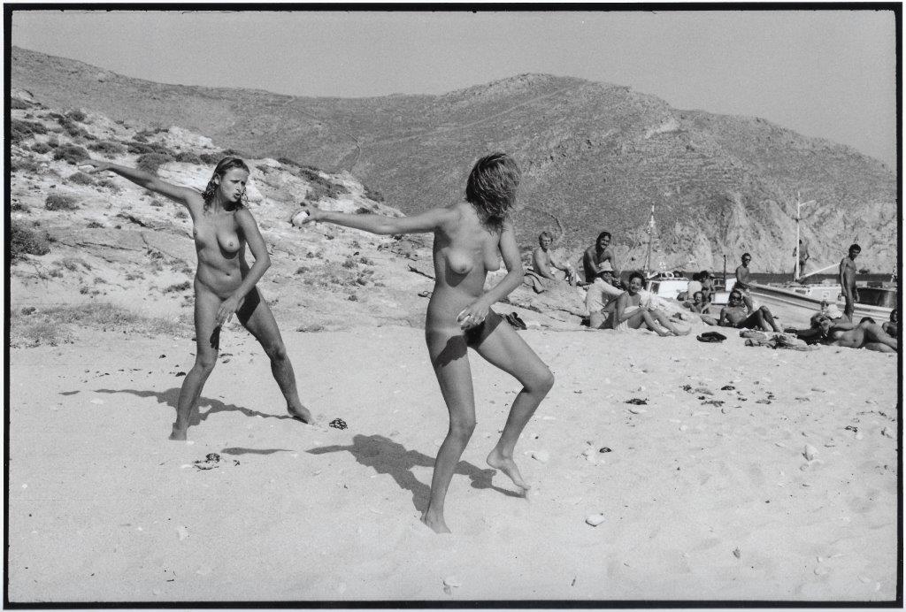 Leonard Freed – Mykonos Athletes, 1975 – Archival-Print