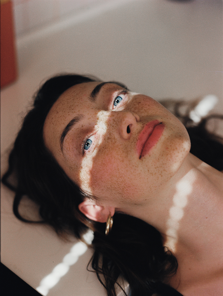 Mariam Sitchinava – Stars On Her Skin, 2022 – Photographie