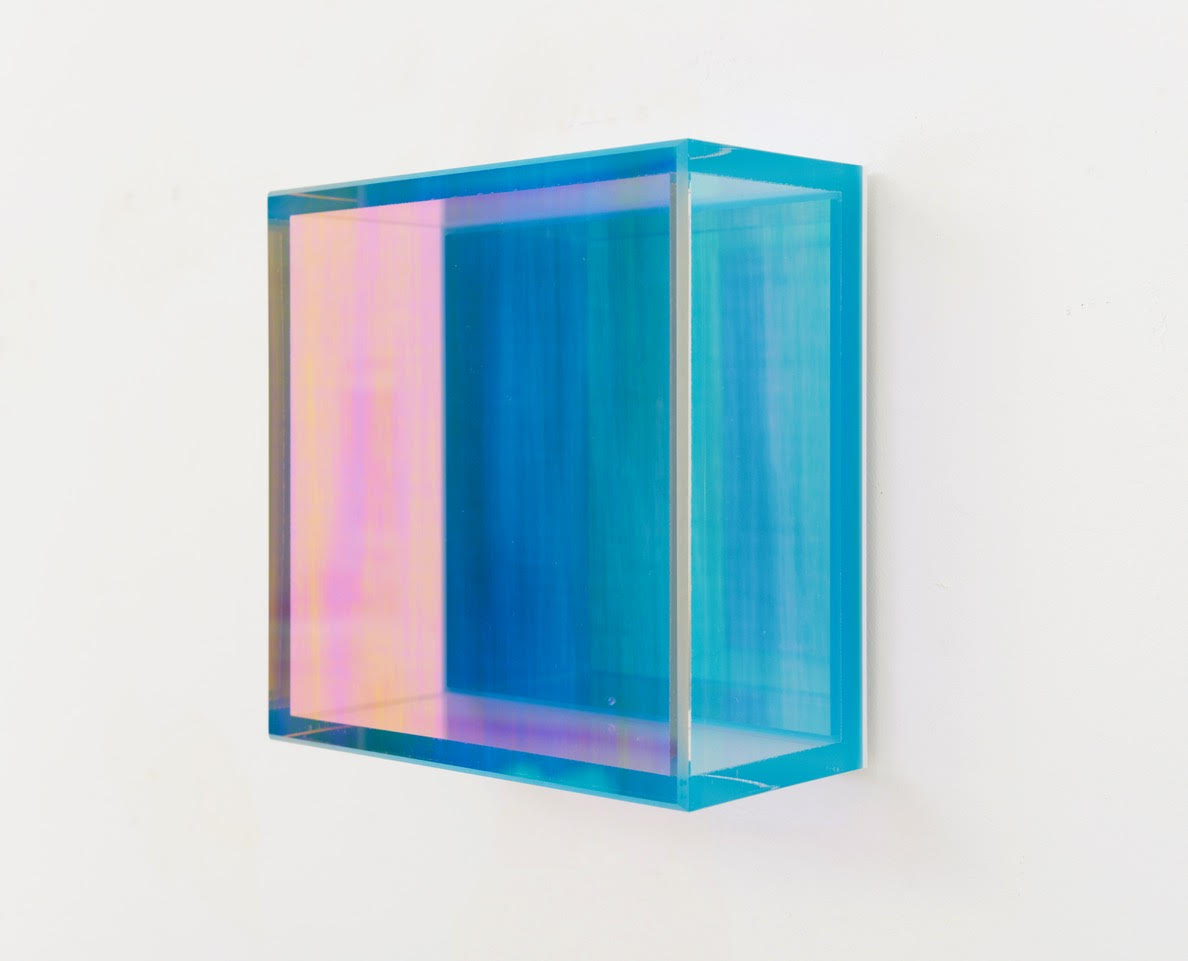 Regine Schumann – Color mirror turquoise Gent, 2023 – Acrylic sculpture