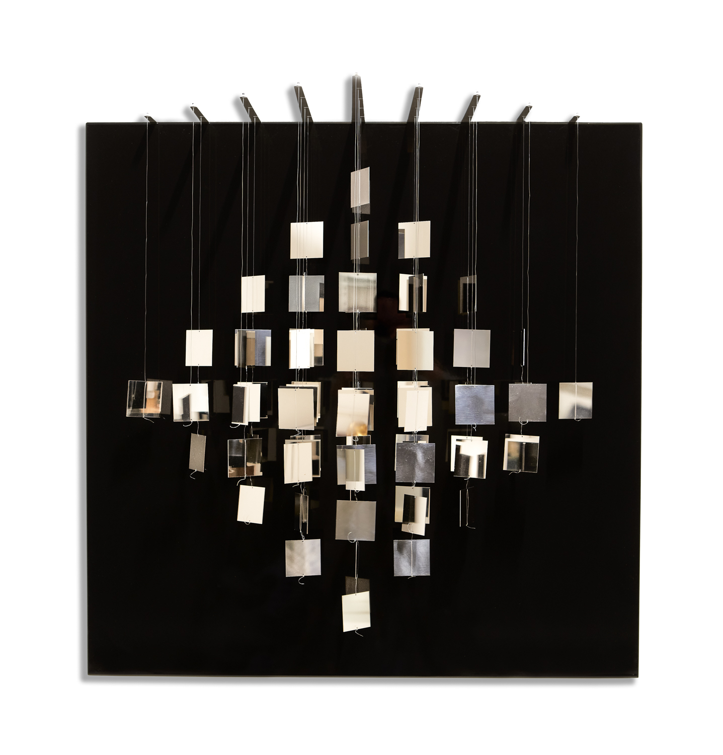 Julio Le Parc – Poyedre Virtuel sur noir, 2021 – Mixed média