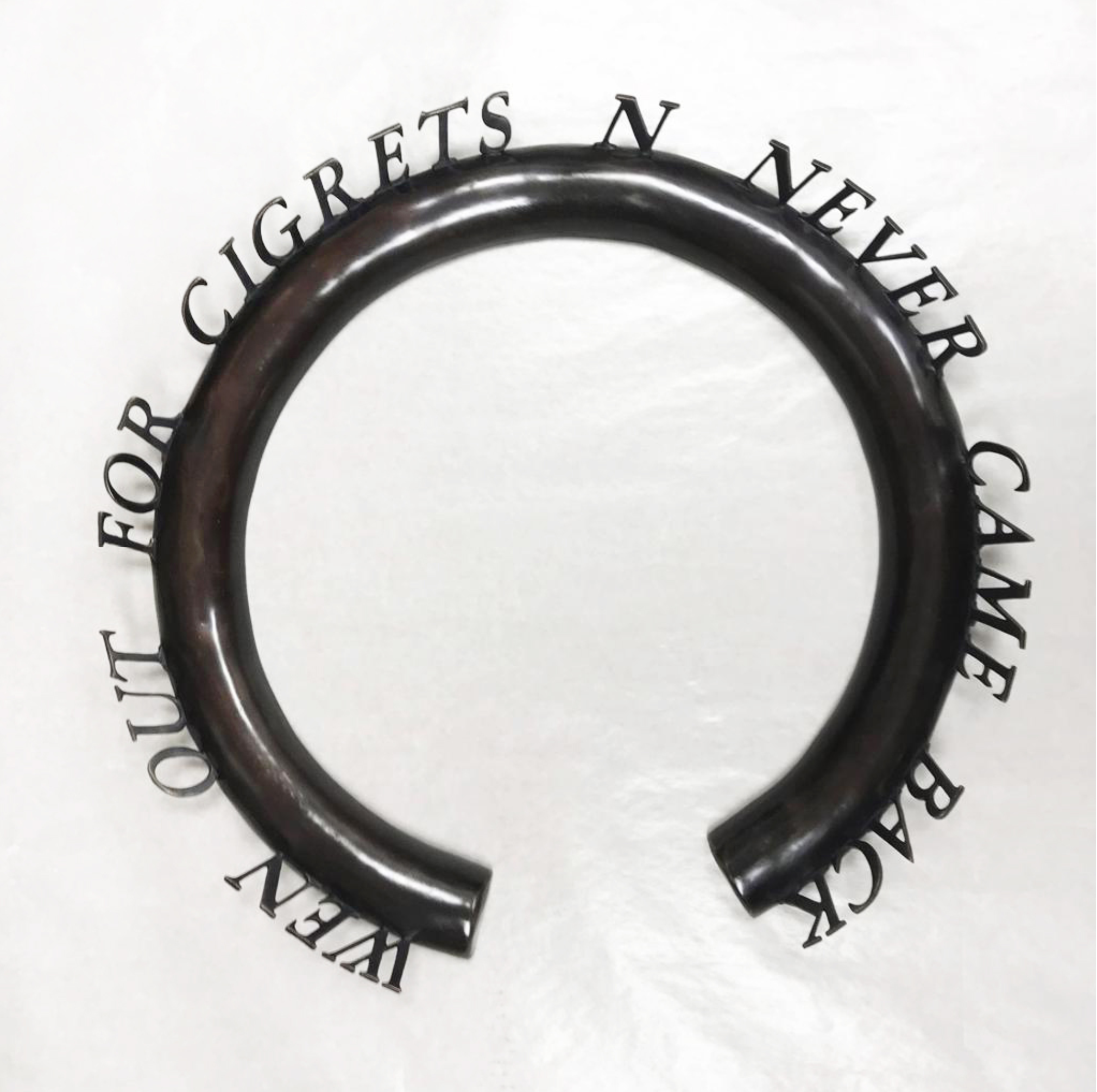 Ed Ruscha – Wen Out For Cigrets N Never Came Back, 2017 – Bronze