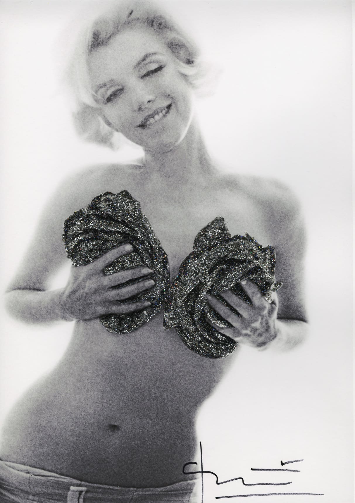 Bert Stern – Marilyn Black silver wink roses, 2012 – Foto