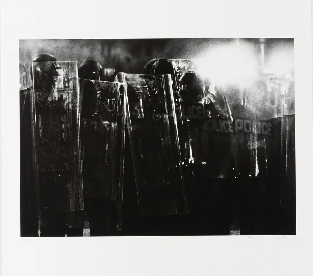 Robert Longo – Untitled (Riot Cops), 2017 – Mischtechnik