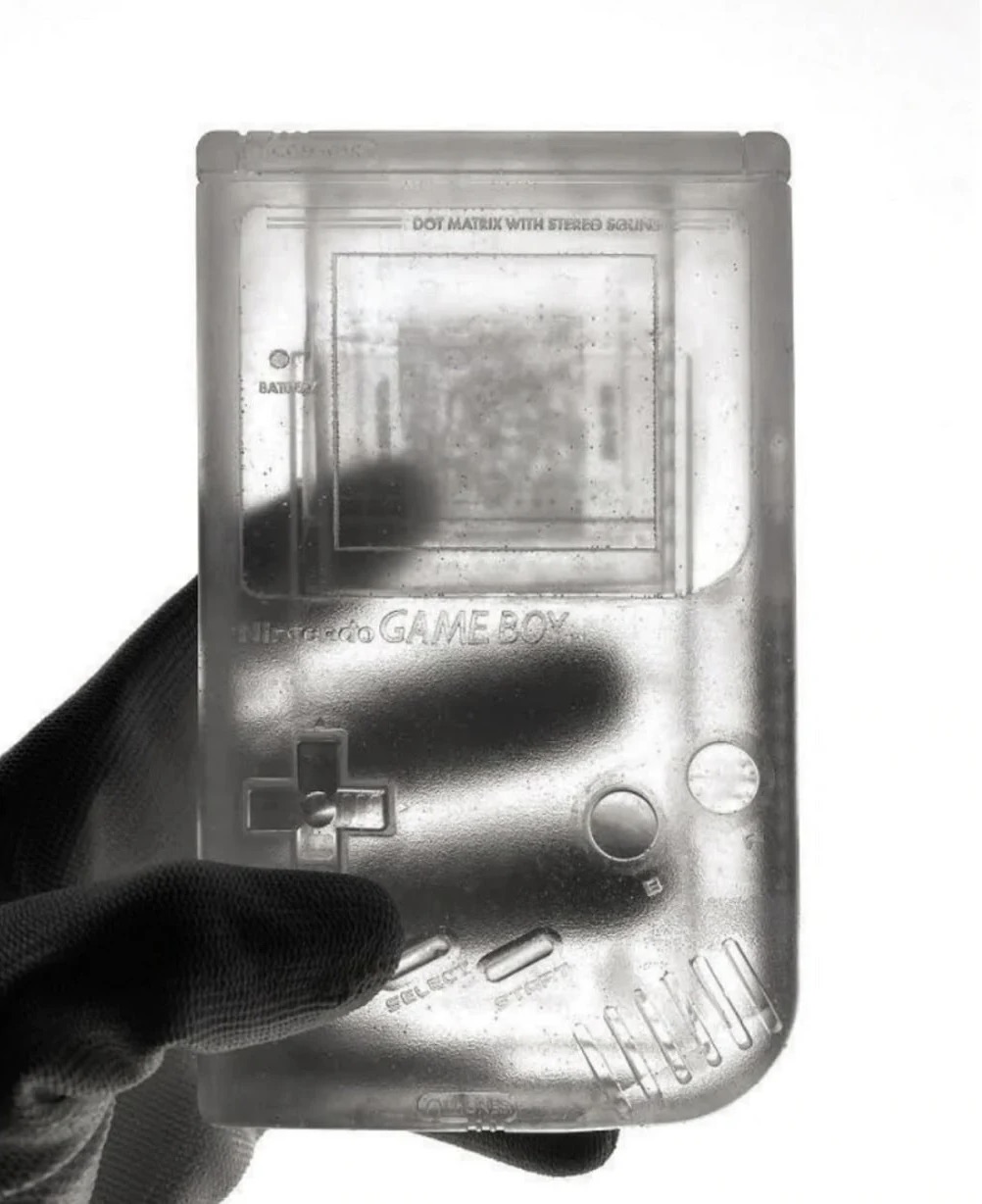 Daniel Arsham – Crystal Relic 002 - Handheld Gaming System, 2020 – Résine