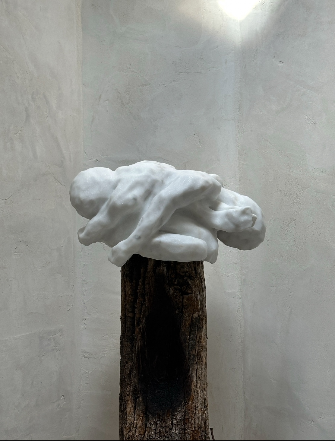 Eva Claessens – L'Amant, 2025 – Mármol
