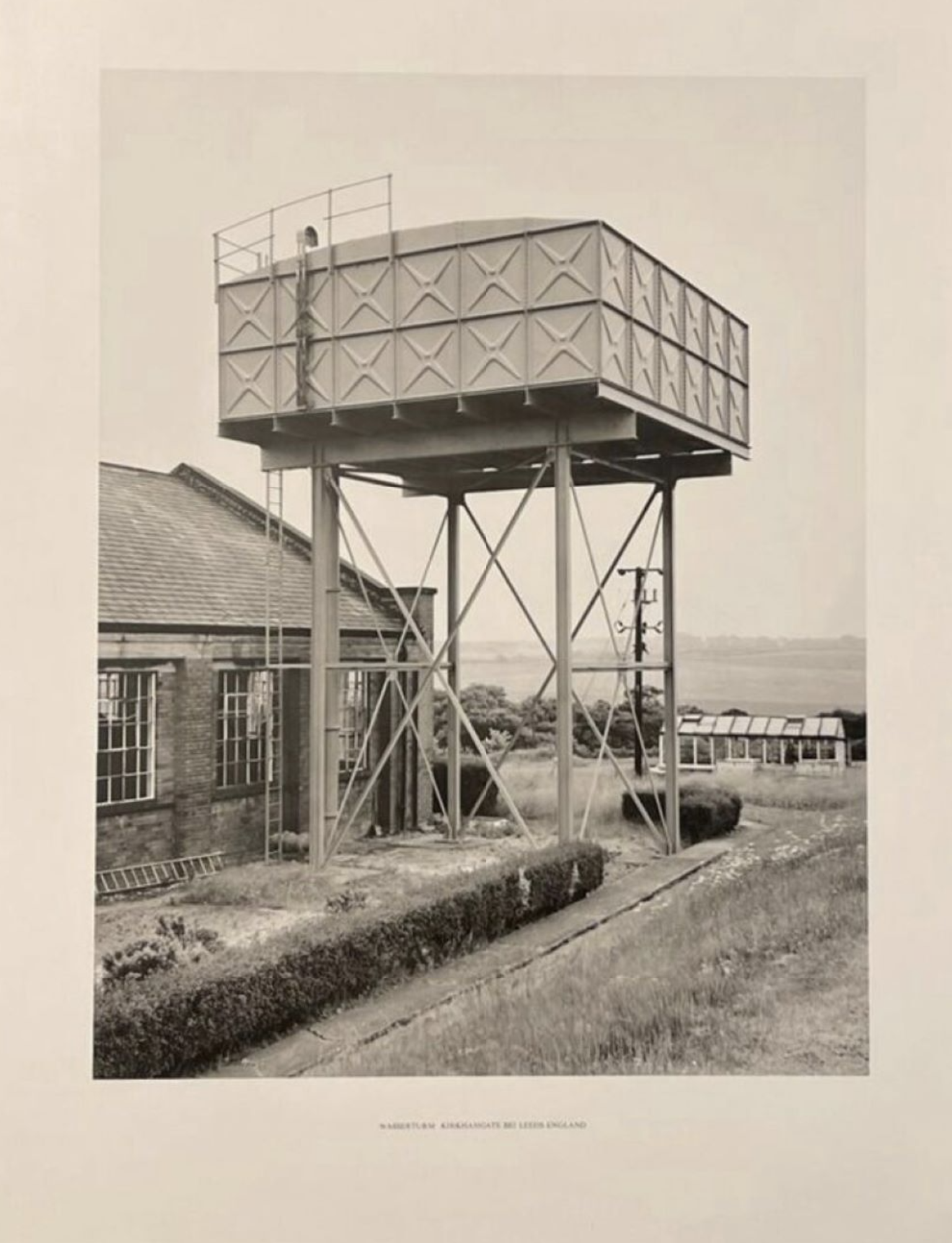 Bernd & Hilla Becher – Wasserturm Kirkhamgate, 1974 – Offset