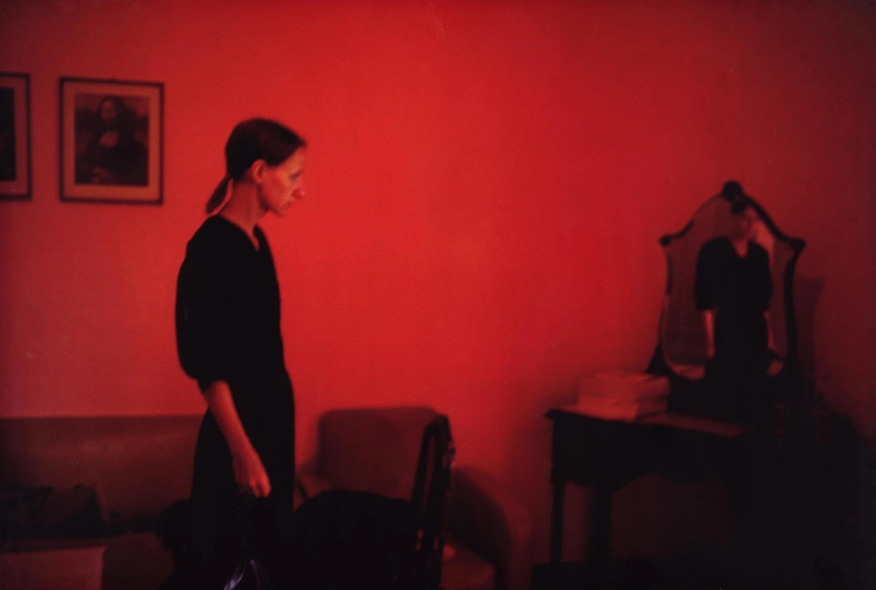 Nan Goldin – Suzanne With Mona Lisa, Mexico City 1981, 2025 – C-Print