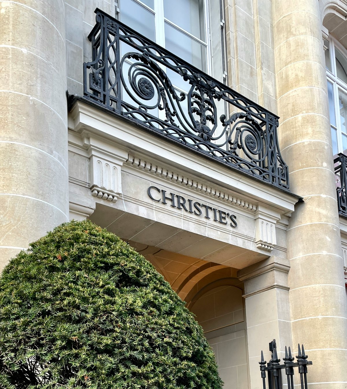 Christie's, Avenue Matignon, Paris, France. Image © Ronan Dorard /  Unsplash