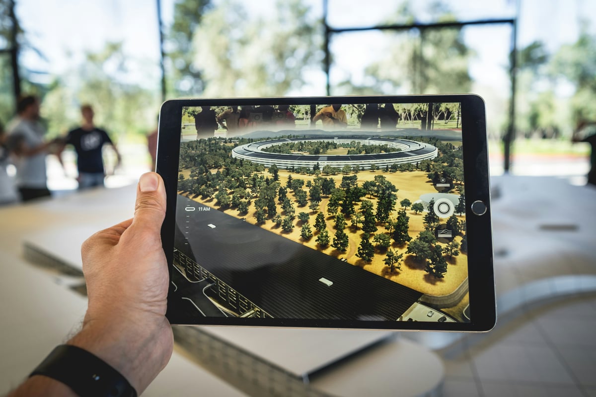 Augmented Reality and Art: The Future of Gallery Experience