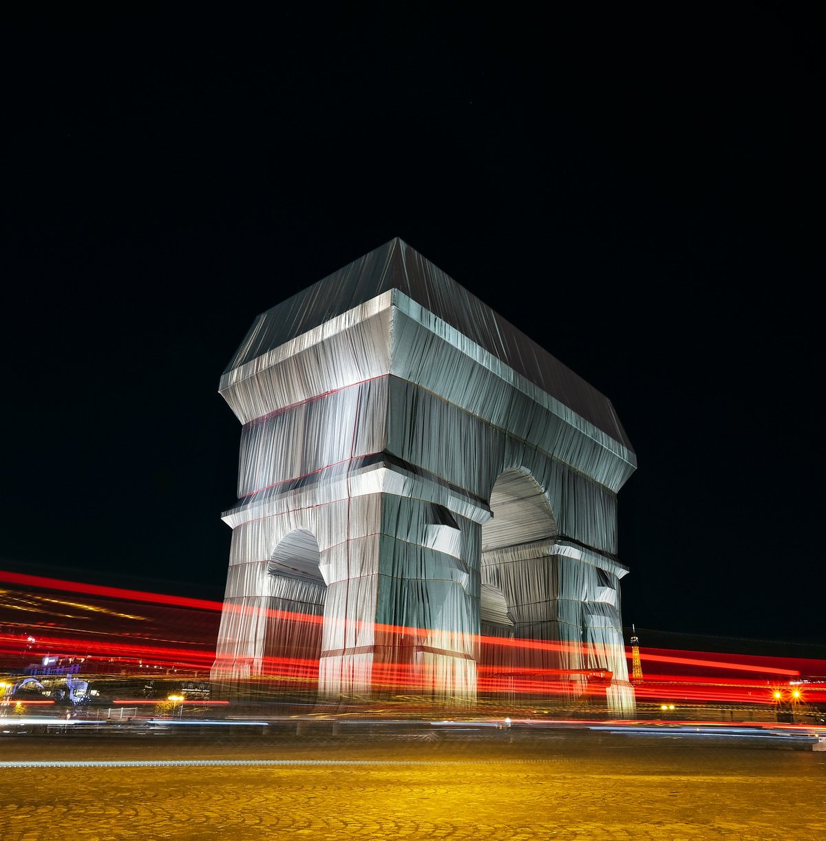 Christo and Jeanne-Claude: Arc de Triomphe  Image © Unsplash / Hervé Prat