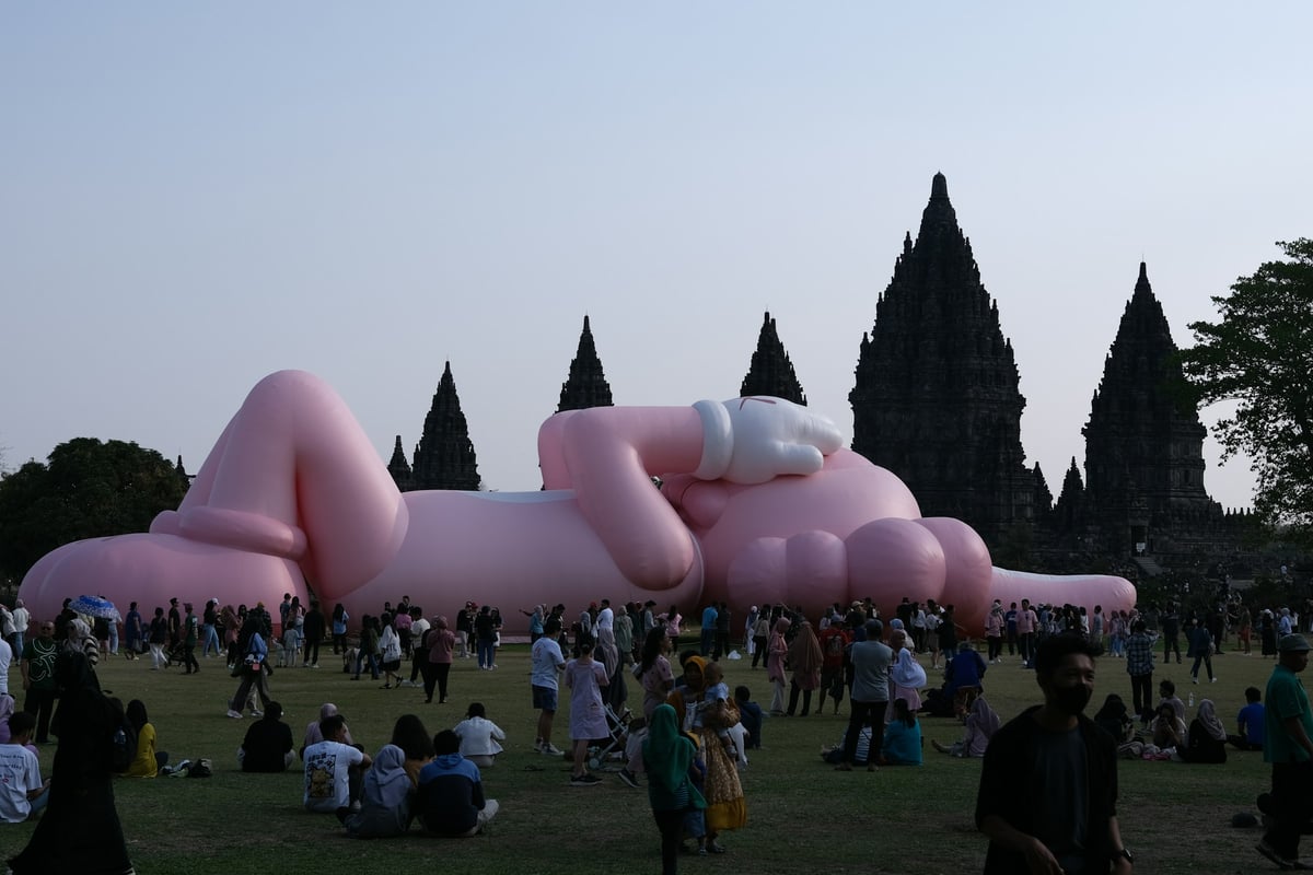 KAWS: Prambanan Temple / Image © Unsplash / livy Sast