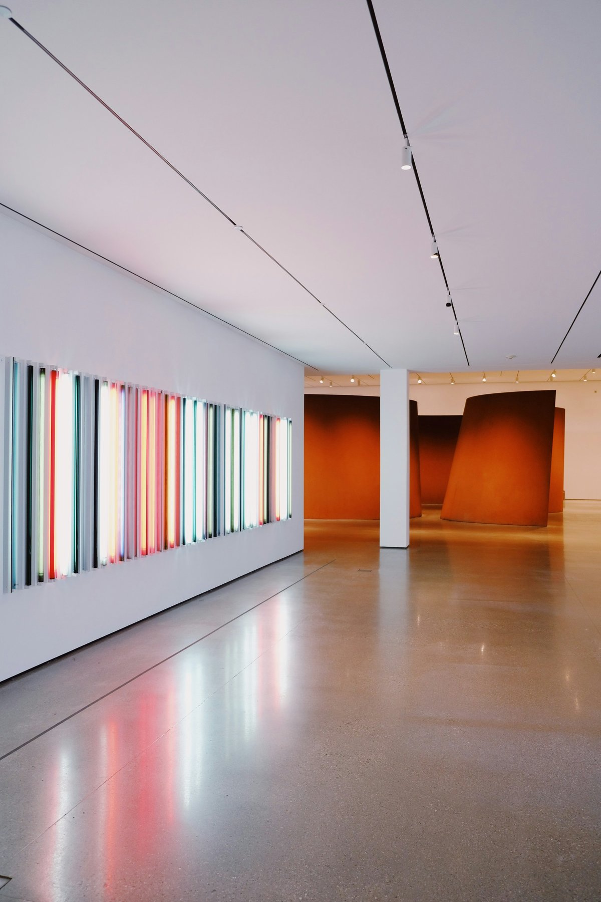 Richard Serra - Band (2006) at LACMA / Image © Mike Von/ Unsplash