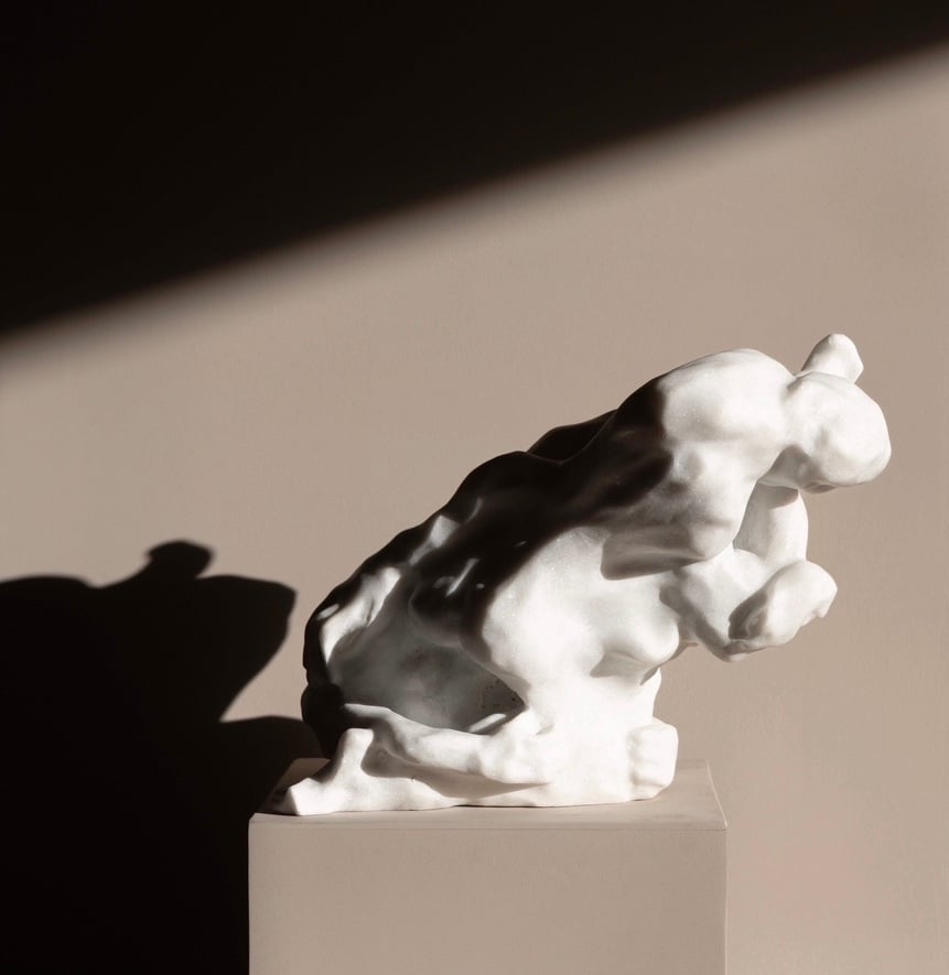 Artwork © Eva Claessens - Embrace (sculpture), 2023