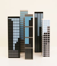 Julian Opie – modern towers, 2018 – Madera