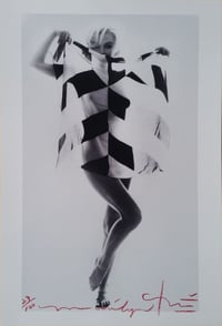 Bert Stern – Marilyn in black white scarf, 2012 – Inkjetdruck