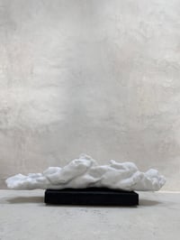 Eva Claessens – Seeking the silence, 2025 – Mármol