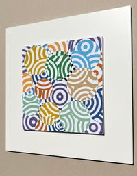 Antonio Asis – Interferences cercles de couleurs Gris Rouge Arc en Ciel, 2010 – Gemengde techniek.
