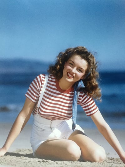 Becoming Marilyn (1945)