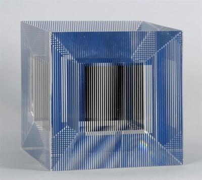 Cube With Ambiguous Space 