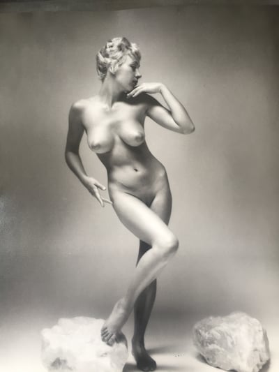 Nu à la pose