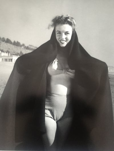 Marilyn. La sortie de bain. (1945)