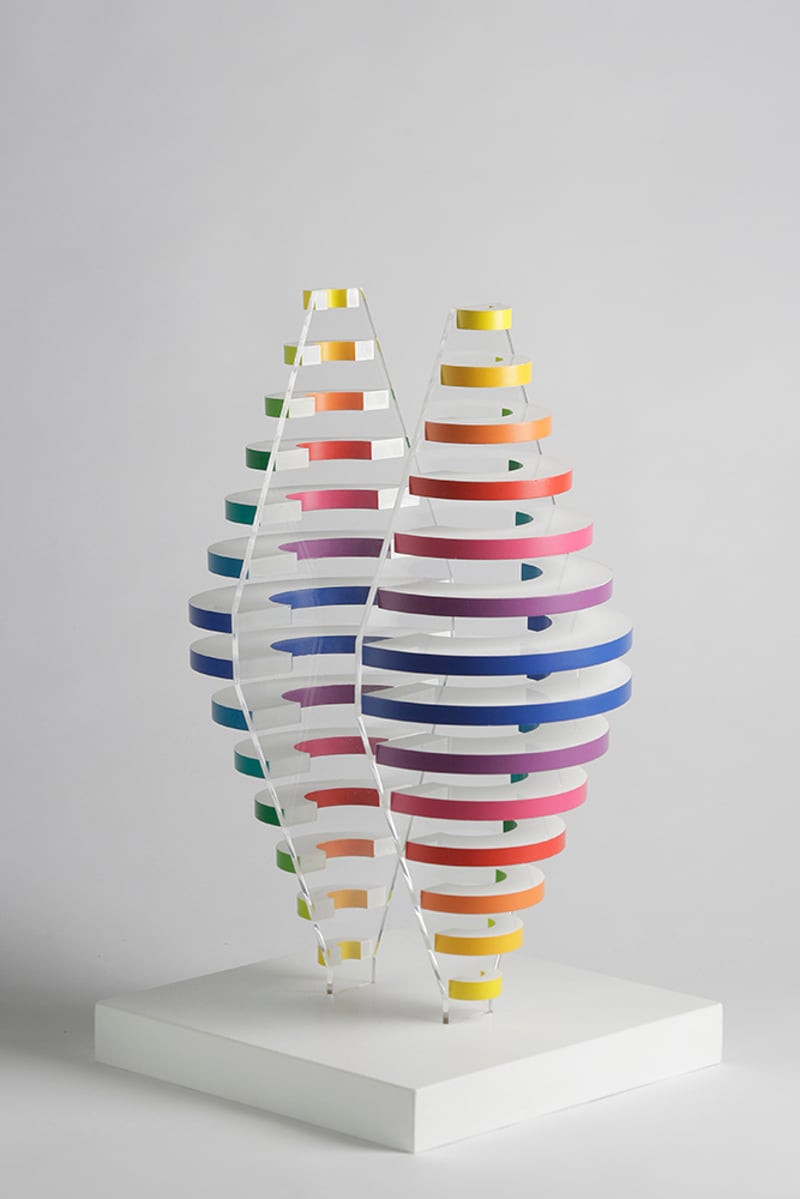 Martha Boto – 2 Demi cones avec anneaux de couleurs, 1975 – Sculpture acrylique