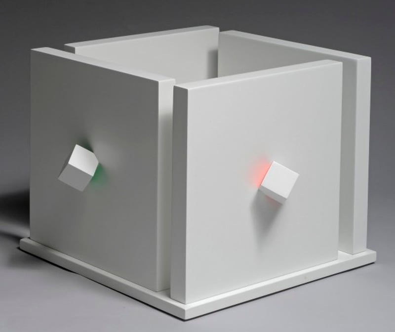 Luis Tomasello – Cube atmosphére chromoplastique, 2011 – Sculpture in wood