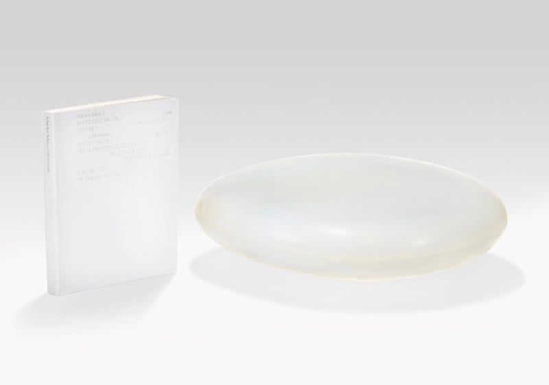 Mariko Mori – Breathing Stone / Wave UFO, 2007 – Acryl sculptuur