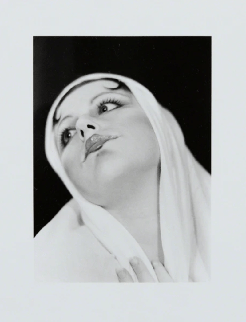 Cindy Sherman – Madonna, 1975/97 – Impresión gelatina de plata