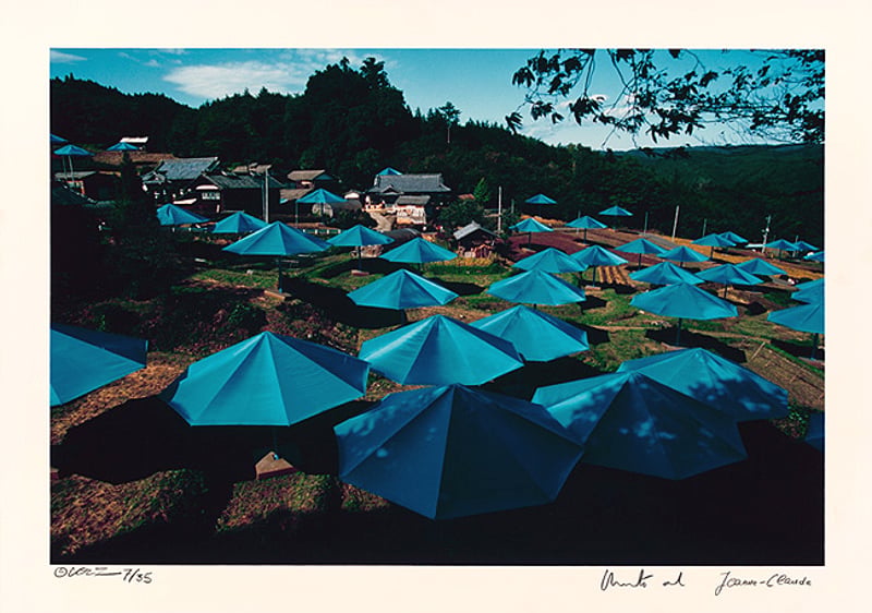 Javacheff Christo – Umbrellas Jinba Blue, 1991 – Foto