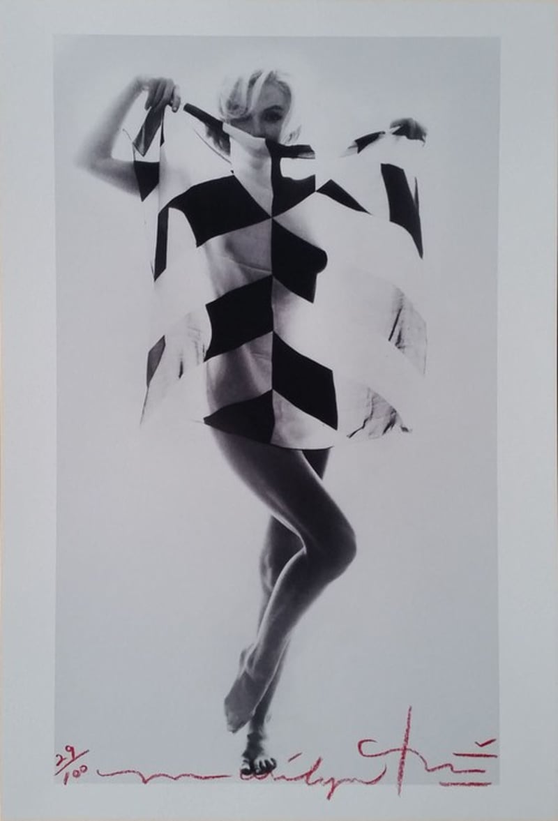 Bert Stern – Marilyn in black white scarf, 2012 – Inkjetdruck