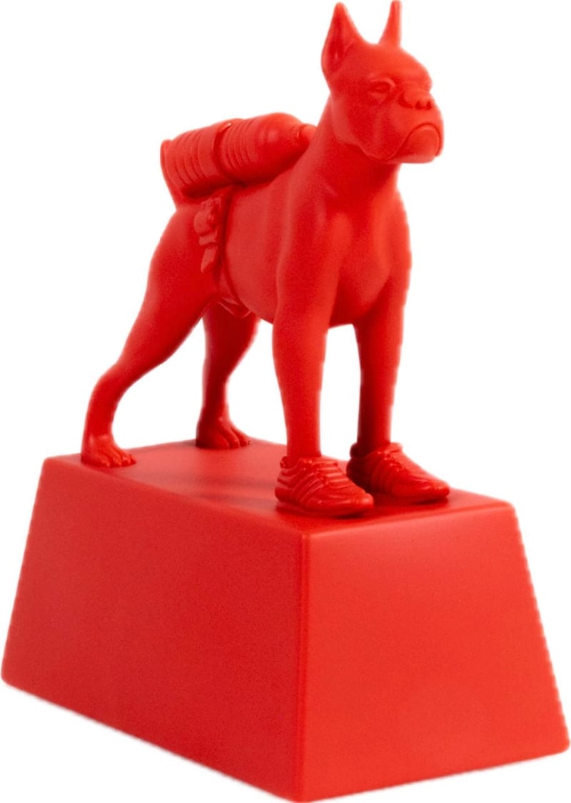 William Sweetlove – Water Warrior Red, 2022 – Plástico William Sweetlove – Water Warrior Red, 2022 – Plástico