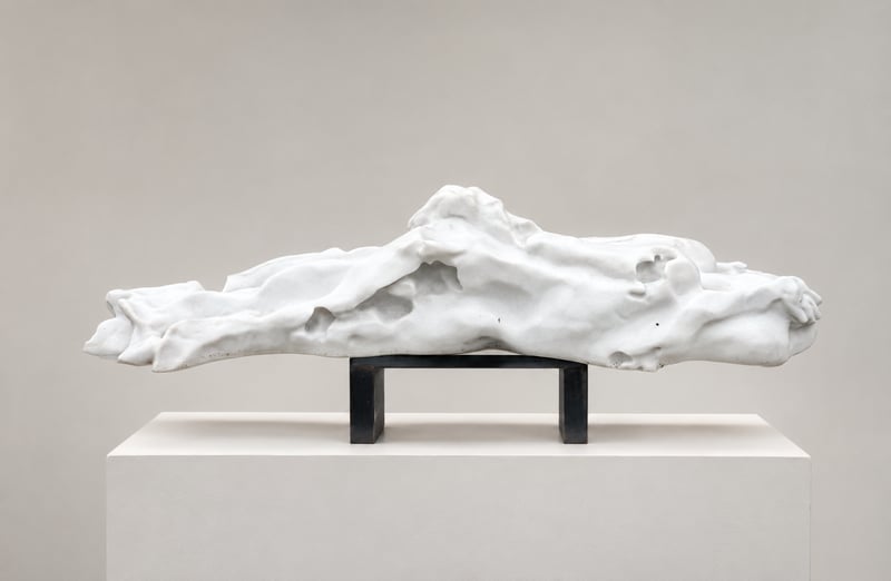 Eva Claessens – L'instant où les contours s'effacent, 2026 – Marble Eva Claessens – L'instant où les contours s'effacent, 2026 – Marble