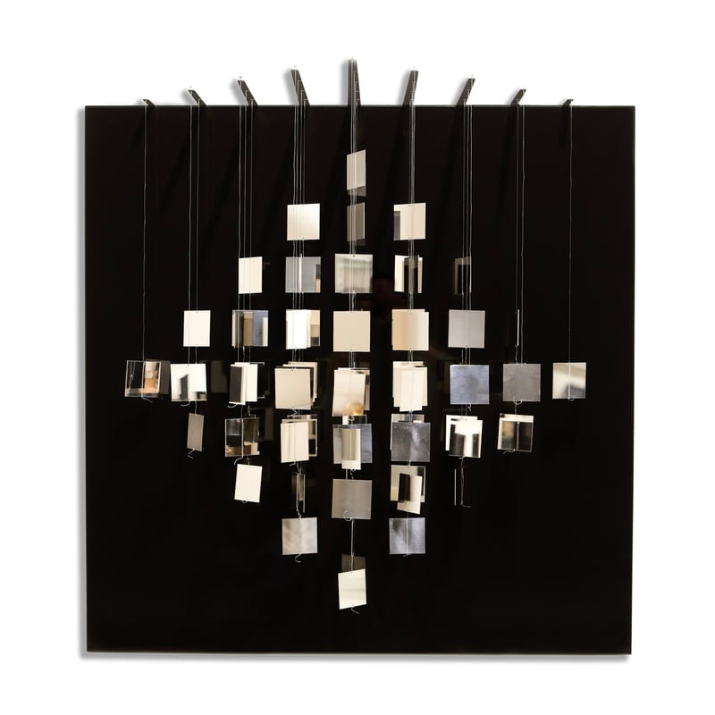 Julio Le Parc: Master of Kinetic Art and Optical Illusions